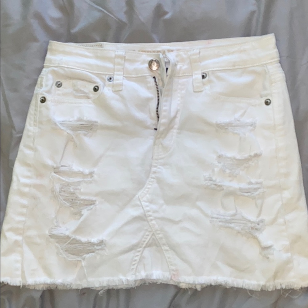 White American Eagle ripped skirt